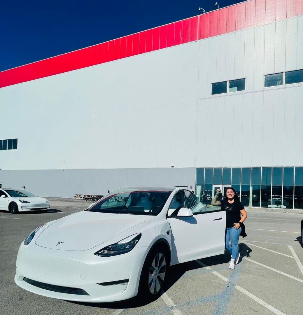 Arelys Sosa at tesla's gigafactory 1