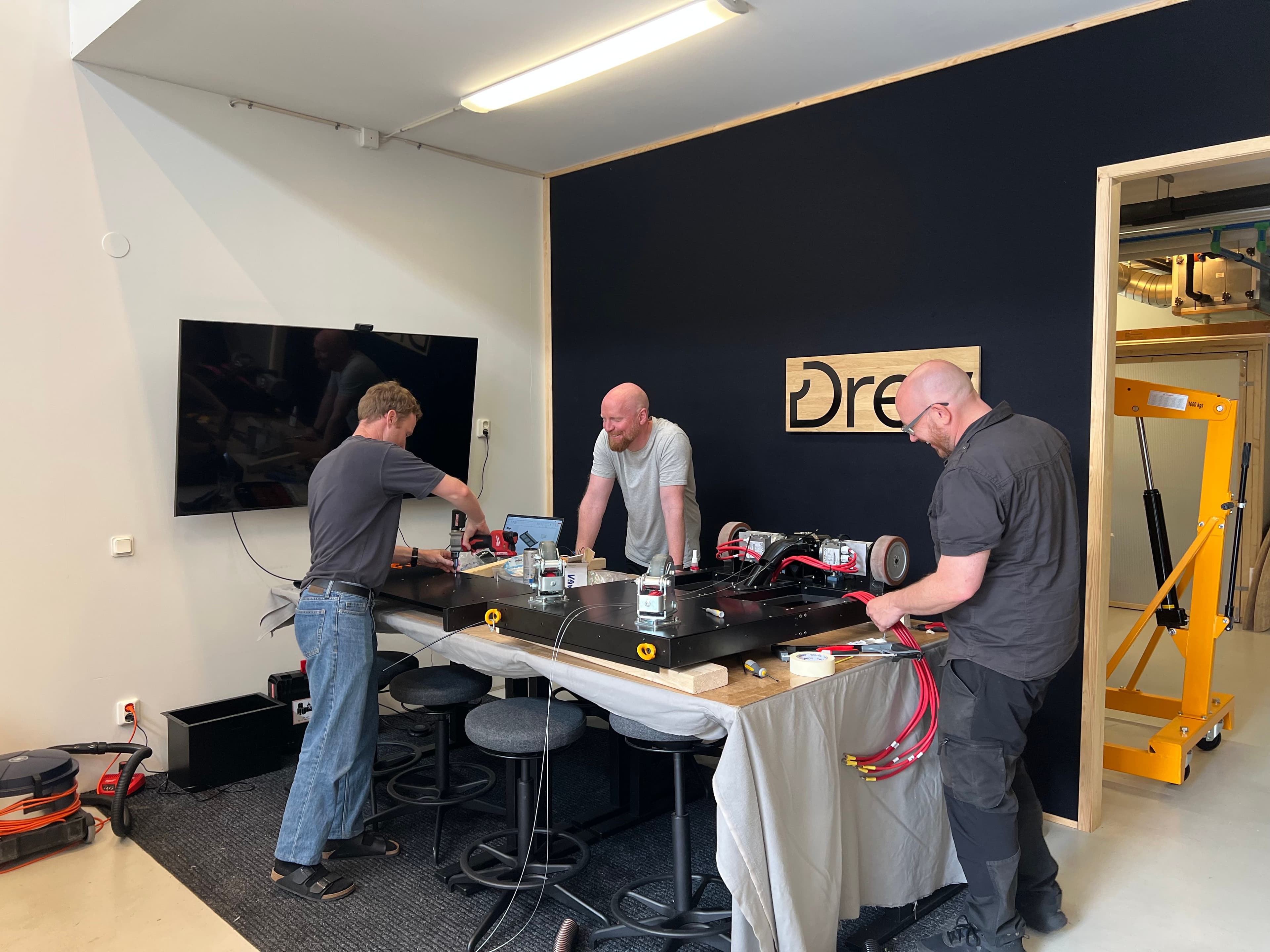 Thomas Tingelöf and colleagues working on building Vault Mobile